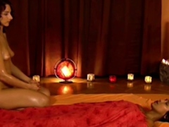 oil-massage-from-the-far-east