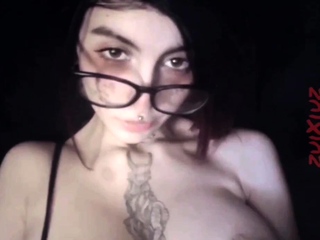 Big boob brunette masturbates on webcam