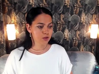 Brunette Solo Webcam Masturbation