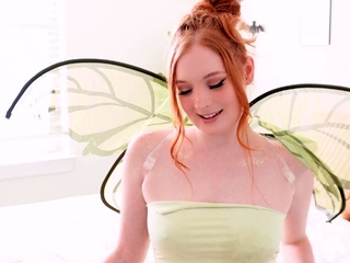 Amateur redhead shaves and masturbates