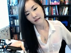 Asian Lesbos w Foot Fetish