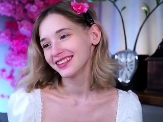 Amateur Webcam Teen Masturbates And Teases