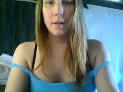 Hot Amateur Webcam Teen Masturbates For Their Fans