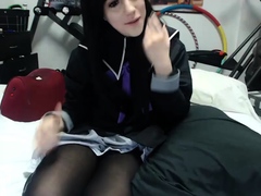 amateur-webcam-teen-flashes-masturbates