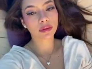 Cute brunette amateur babe sosha masturbating