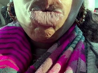 Biiggjuiccyfruit aka biiggjuiccyfruit OnlyFans - Up close